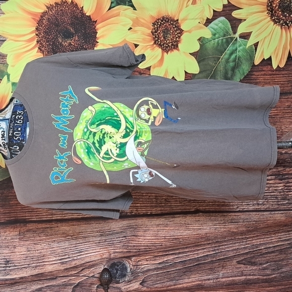 Rick and Morty T-shirtRipple Junction Tees - Short Sleeve/Shirts, Size L for Men - Picture 1 of 4